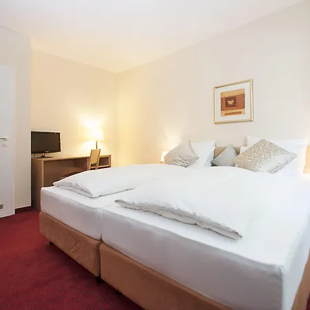 Locals Stadthotel Bielefeld-2